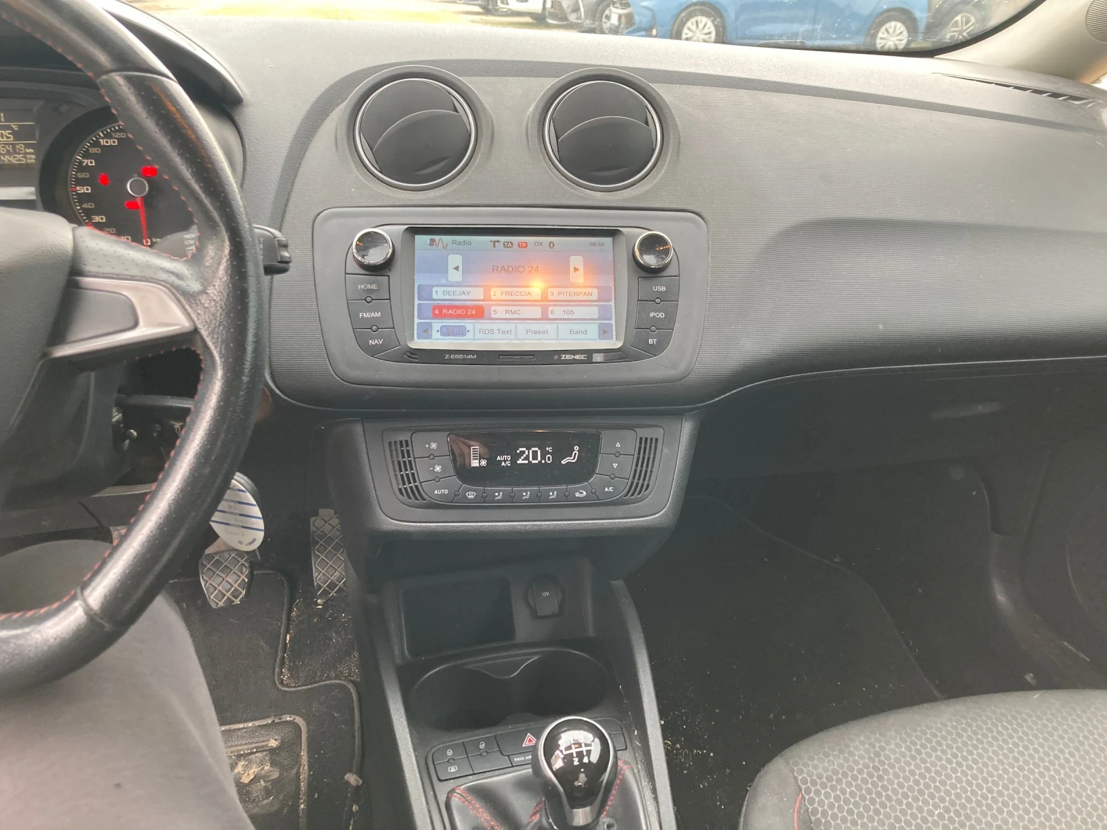 Seat Ibiza 1.2 TSi 105 ks FR feis evro 5B, снимка 10 - Автомобили и джипове - 54081134