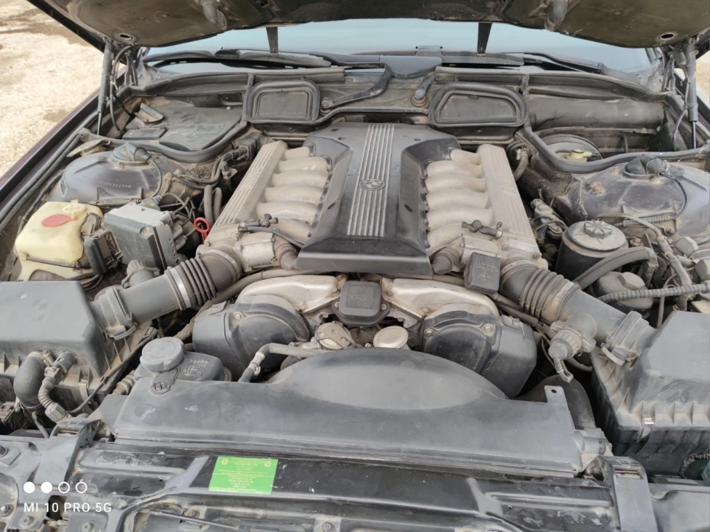 BMW 750 V12, снимка 8 - Автомобили и джипове - 54083360