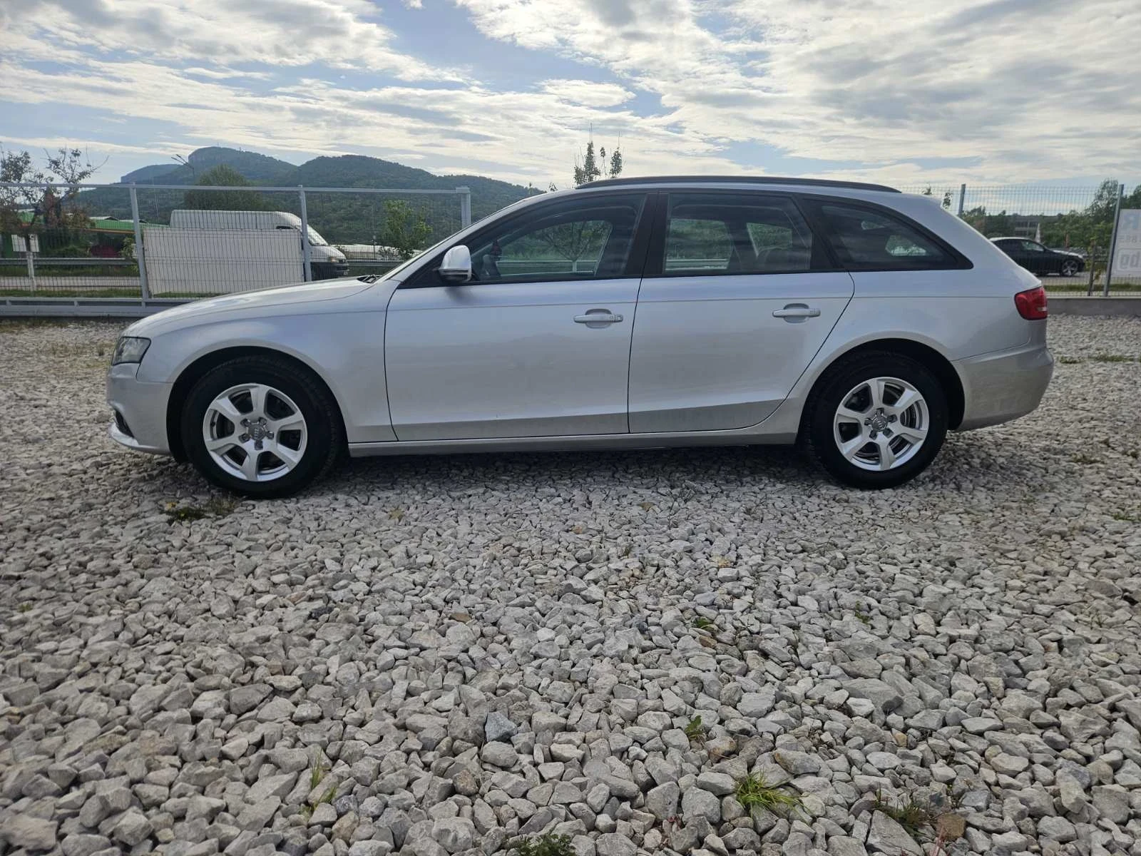 Audi A4 2.0 TDI, снимка 2 - Автомобили и джипове - 54457938