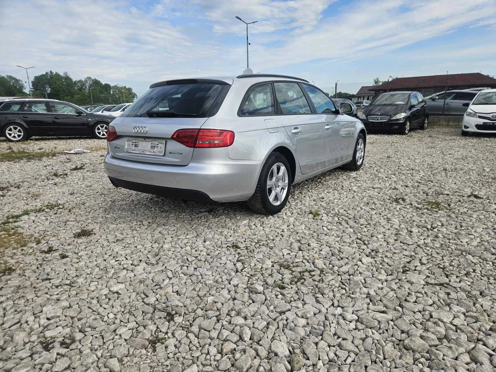 Audi A4 2.0 TDI, снимка 5 - Автомобили и джипове - 54457938