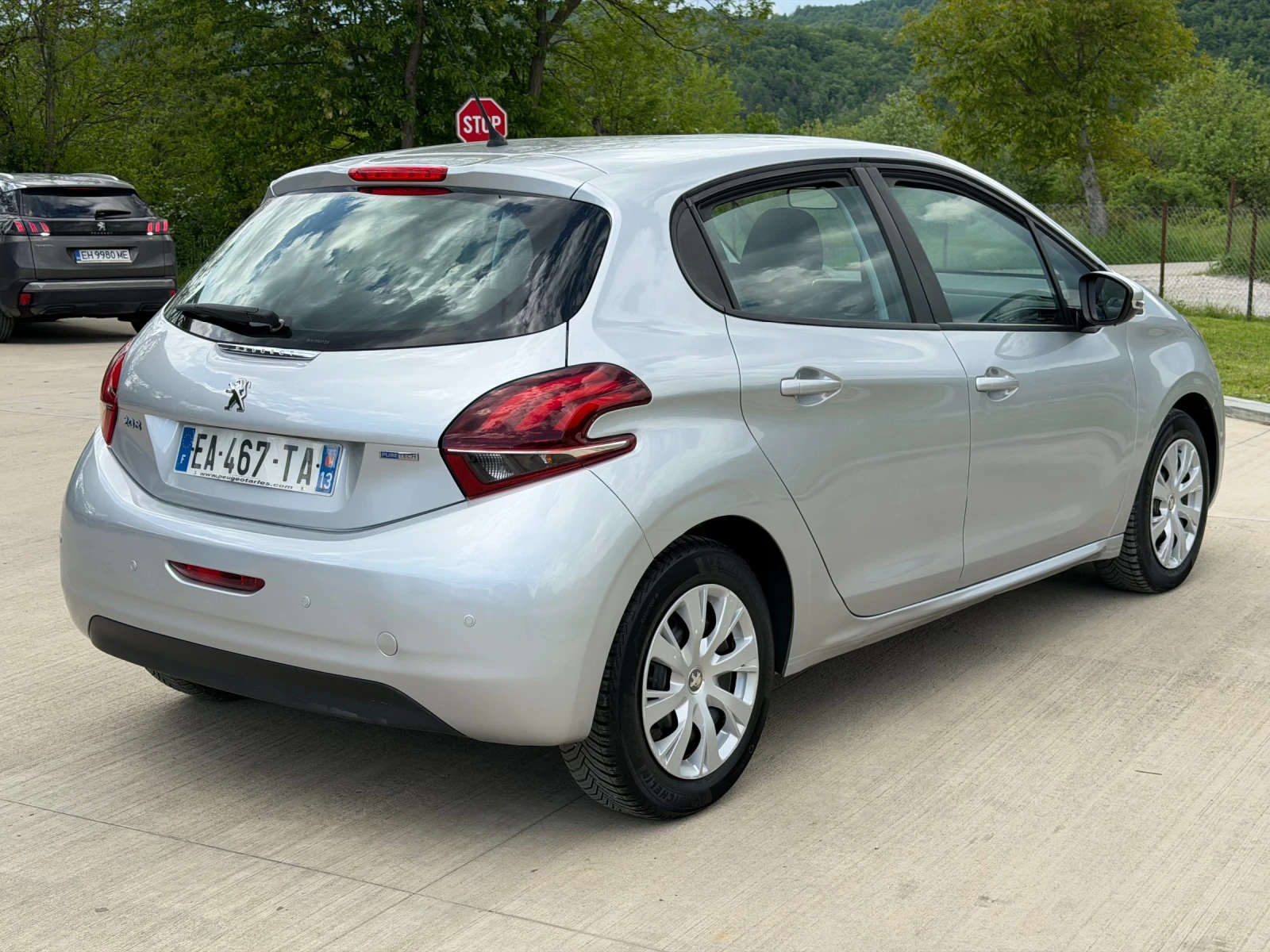 Peugeot 208 1.2i* EURO6* 90000км, снимка 4 - Автомобили и джипове - 54575638