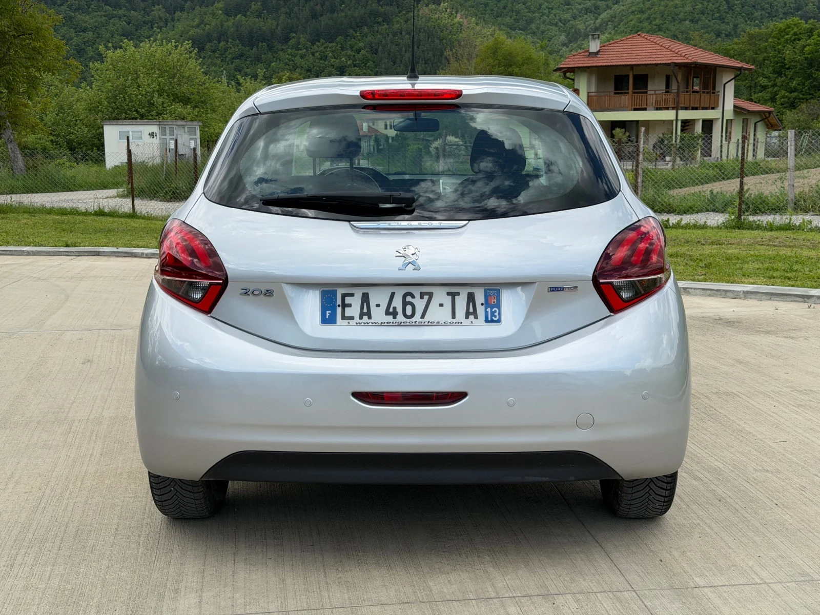 Peugeot 208 1.2i* EURO6* 90000км, снимка 5 - Автомобили и джипове - 54575638