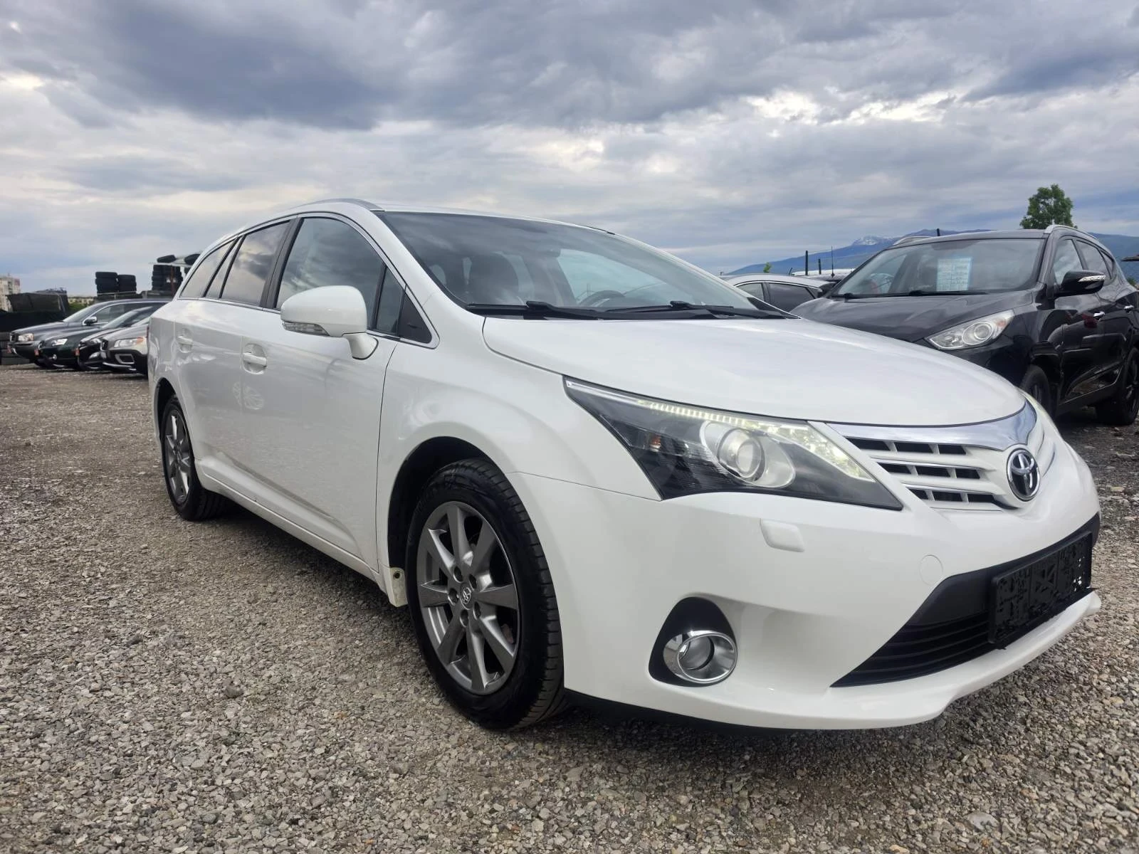 Toyota Avensis 2.0i Бензин Автоматик