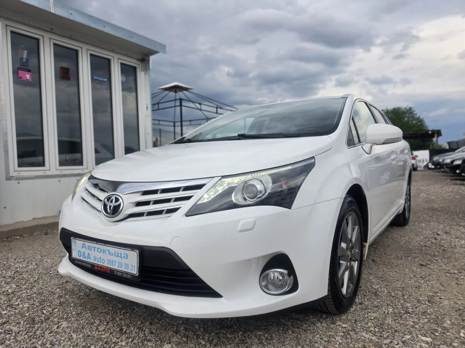 Toyota Avensis 2.0i Бензин Автоматик