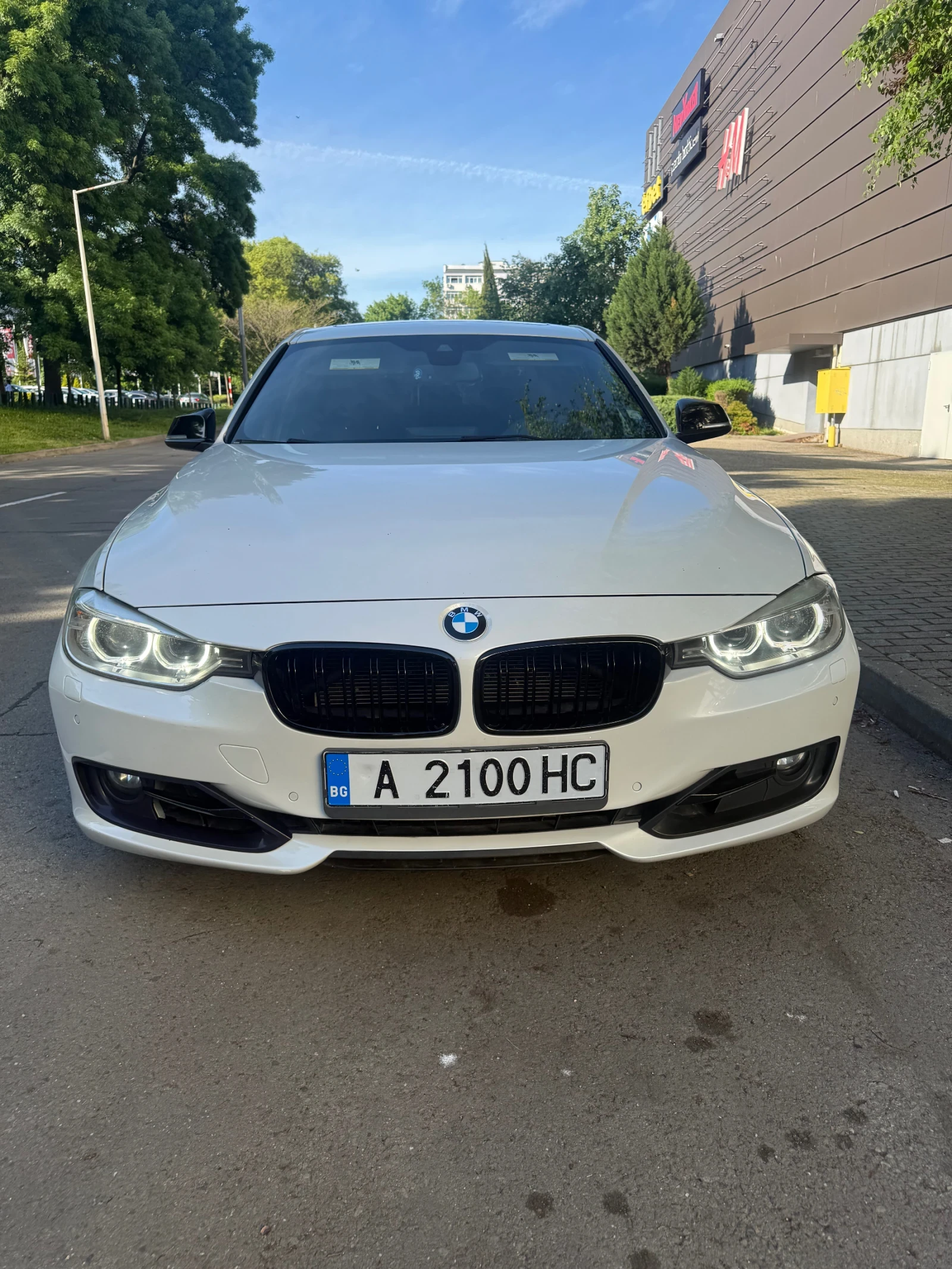 BMW 328 FULL, KEYLESS LINE CHANGE, BLIND SPOT, 360, HIFi, , снимка 2 - Автомобили и джипове - 54842186