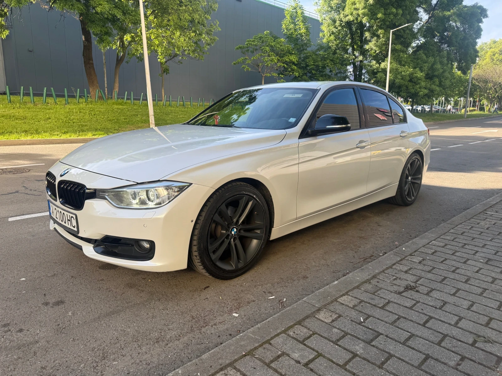 BMW 328 FULL, KEYLESS LINE CHANGE, BLIND SPOT, 360, HIFi, , снимка 3 - Автомобили и джипове - 54842186