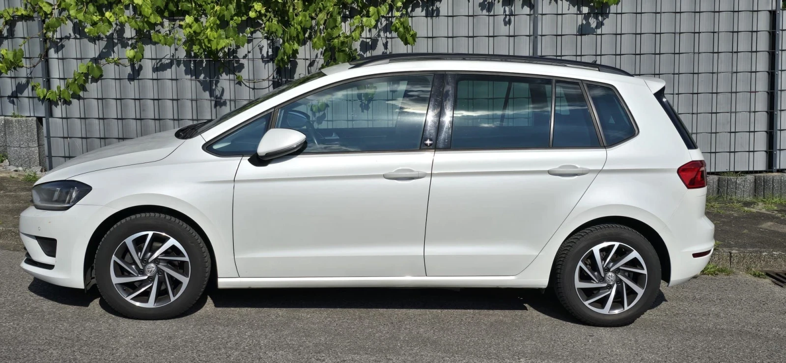 VW Golf Sportsvan 1.6 TDI 116к.с., снимка 4 - Автомобили и джипове - 55630554