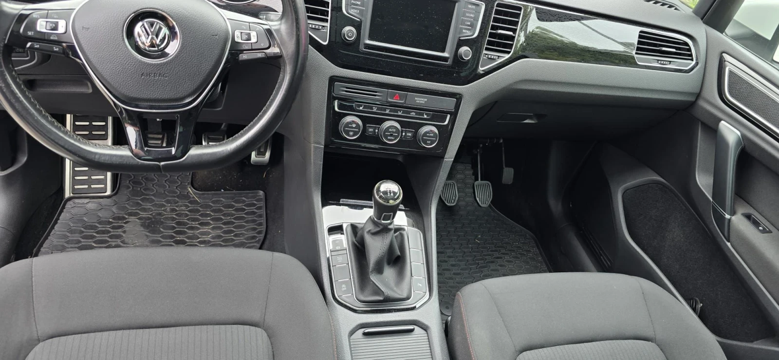 VW Golf Sportsvan 1.6 TDI 116к.с., снимка 6 - Автомобили и джипове - 55630554