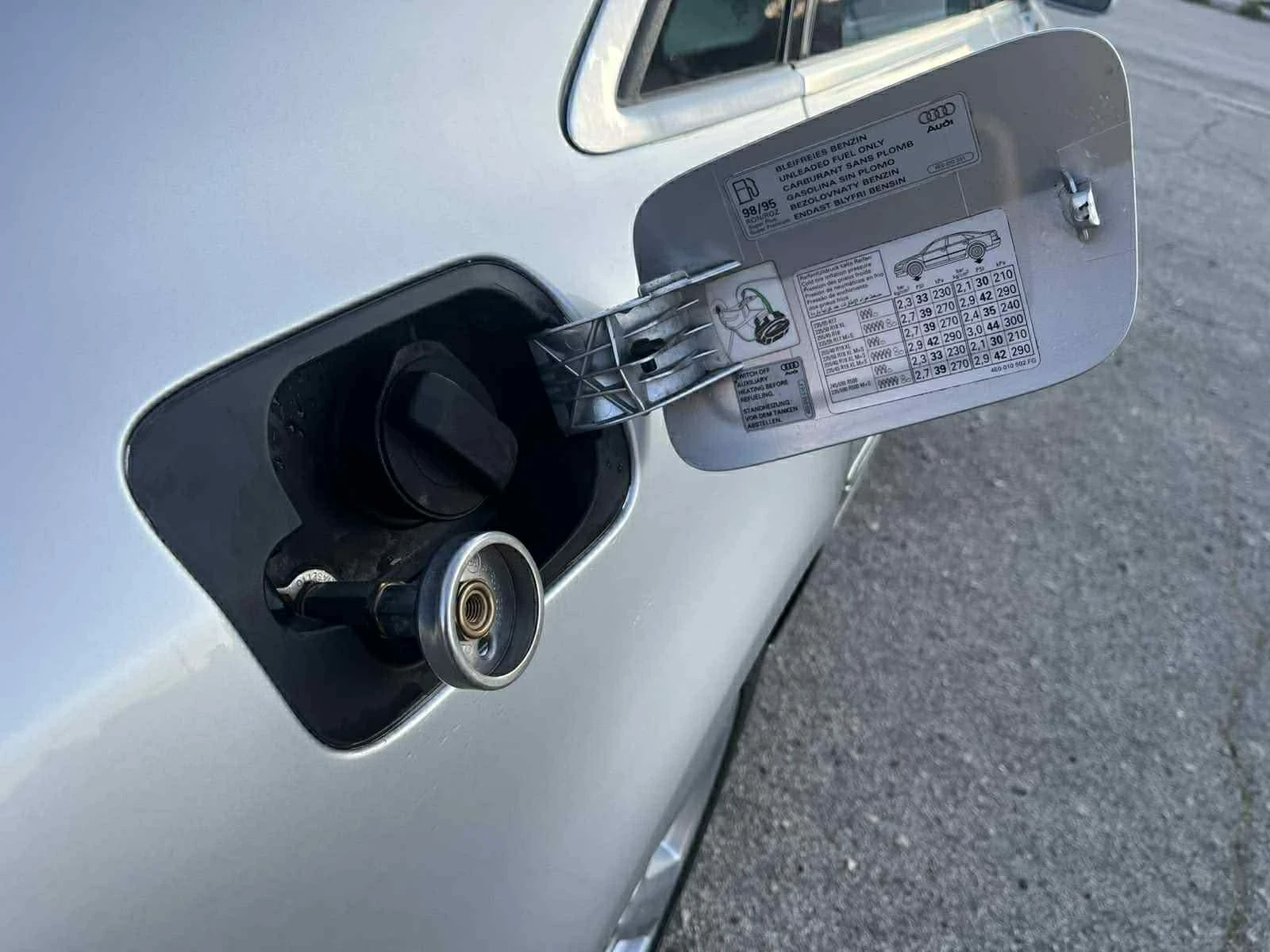 Audi A8 4.2 , снимка 9 - Автомобили и джипове - 55709150