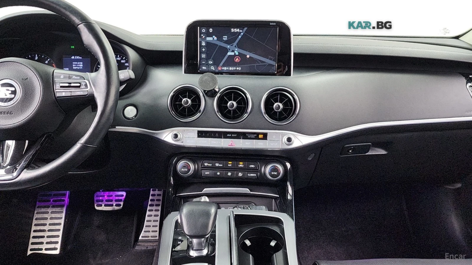 Kia Stinger Dream Edition* HUD* КОЖА* ОБДУХВ* НАВИ* КАМЕРА, снимка 12 - Автомобили и джипове - 55750064