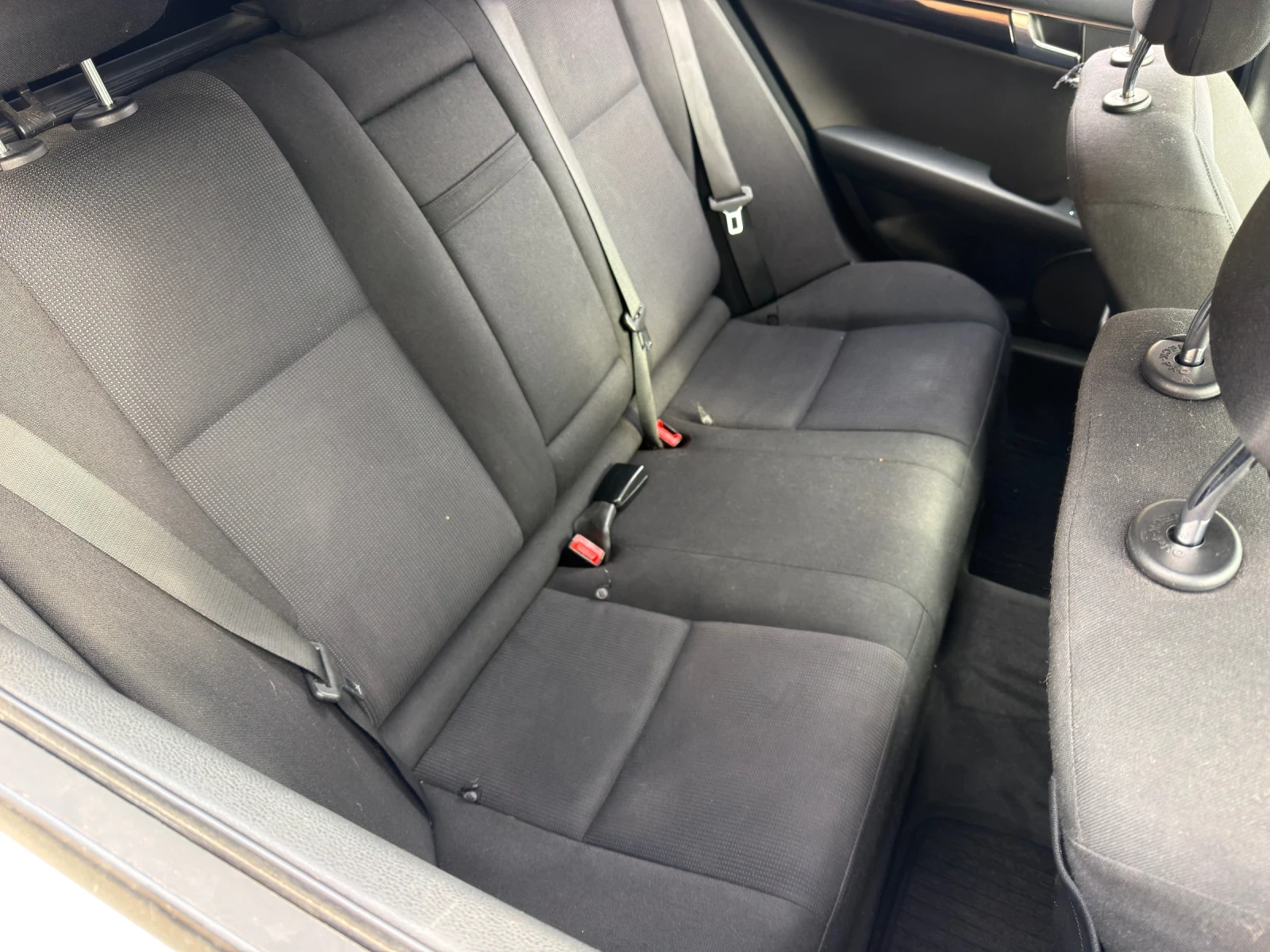 Mercedes-Benz C 220 Комби, снимка 9 - Автомобили и джипове - 56083367