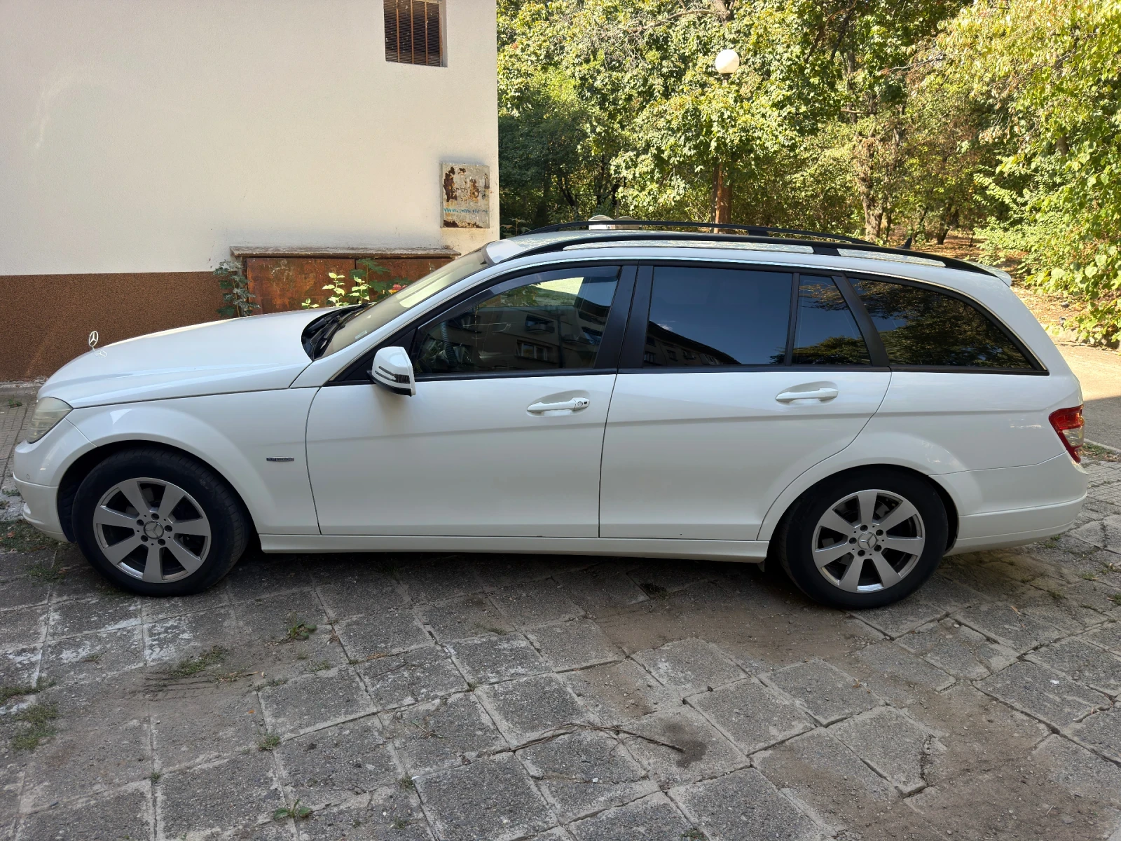 Mercedes-Benz C 220 Комби, снимка 3 - Автомобили и джипове - 56083367