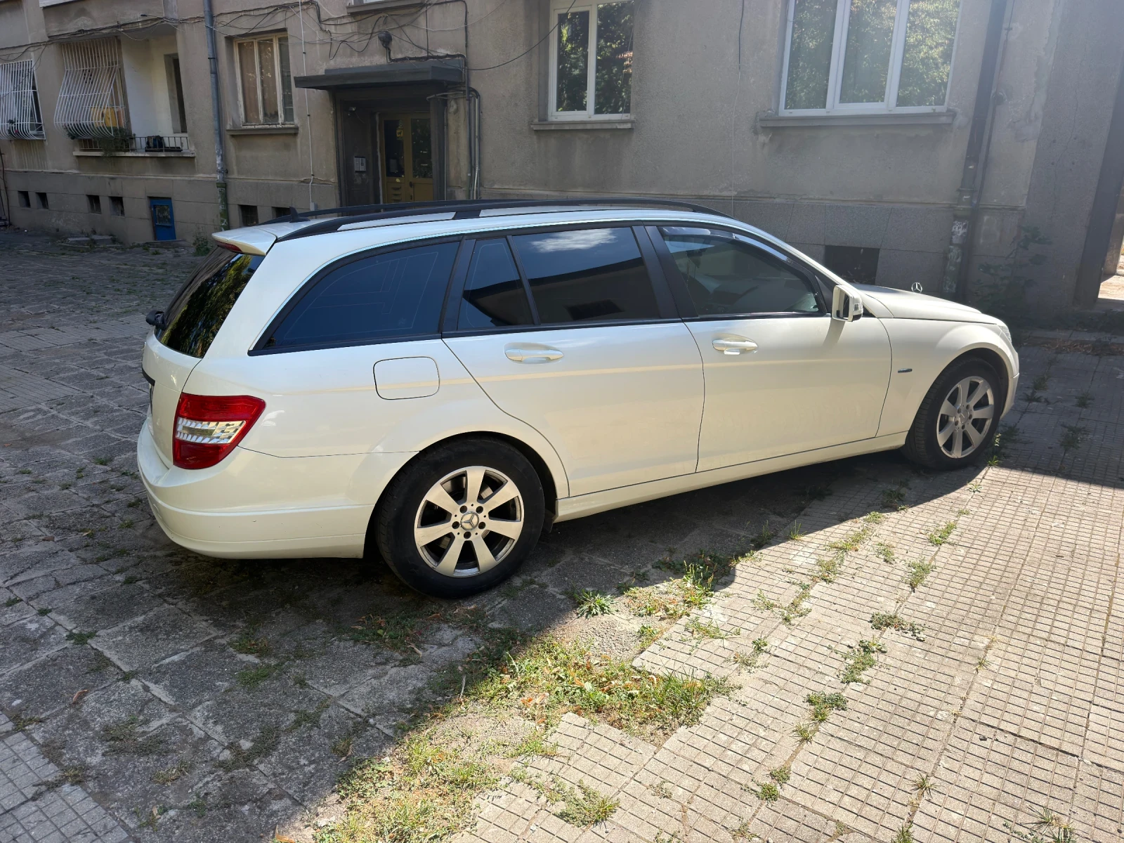 Mercedes-Benz C 220 Комби, снимка 4 - Автомобили и джипове - 56083367