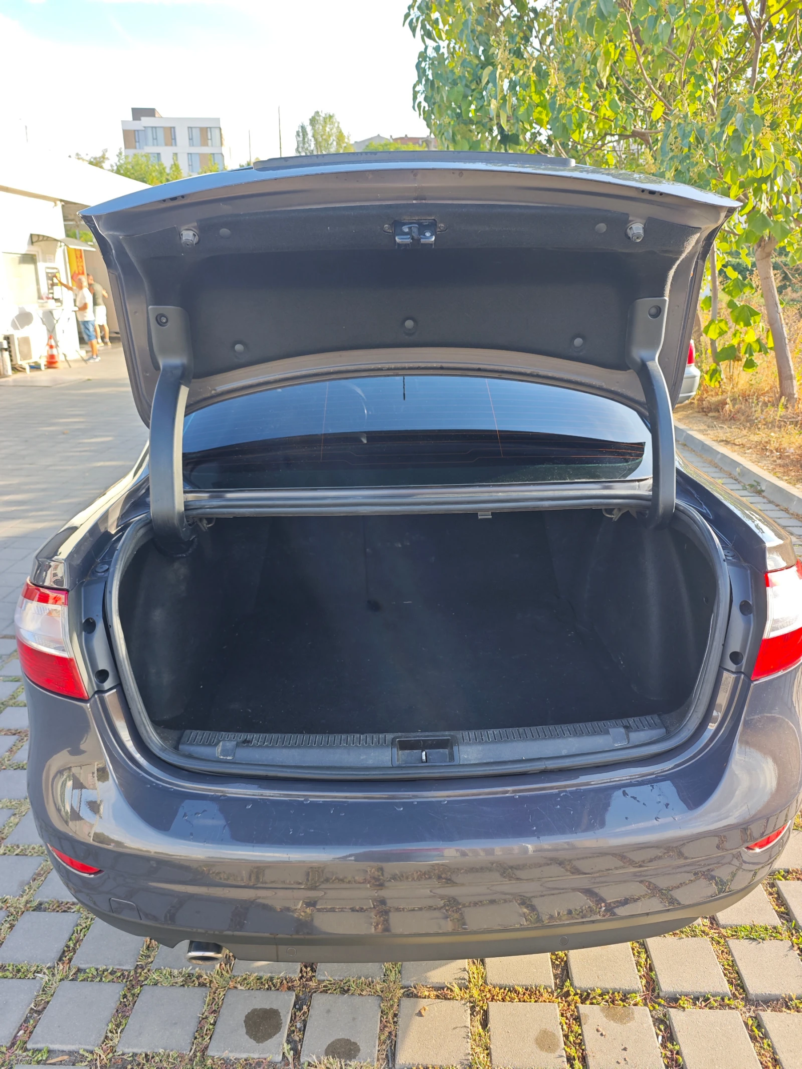 Renault Fluence, снимка 4 - Автомобили и джипове - 56092263