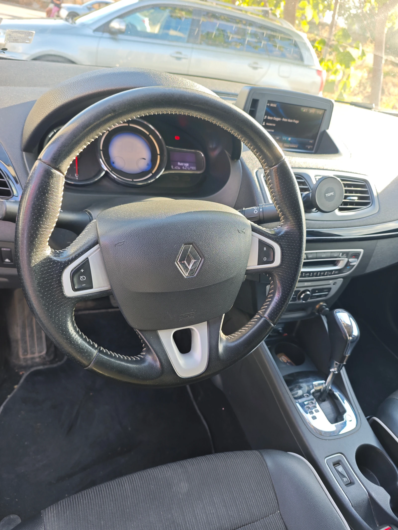 Renault Fluence, снимка 9 - Автомобили и джипове - 56092263