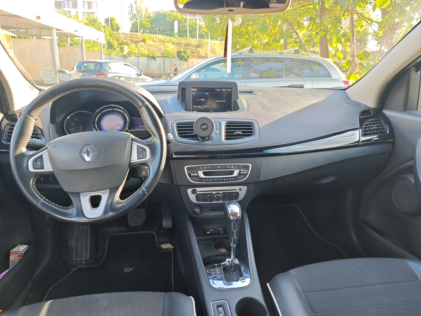 Renault Fluence, снимка 11 - Автомобили и джипове - 56092263