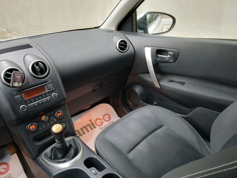 Nissan Qashqai 1.5dci, снимка 11 - Автомобили и джипове - 47943451