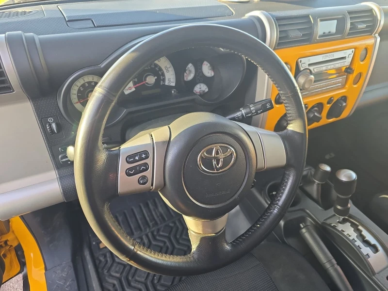 Toyota Fj cruiser, снимка 10 - Автомобили и джипове - 49592334