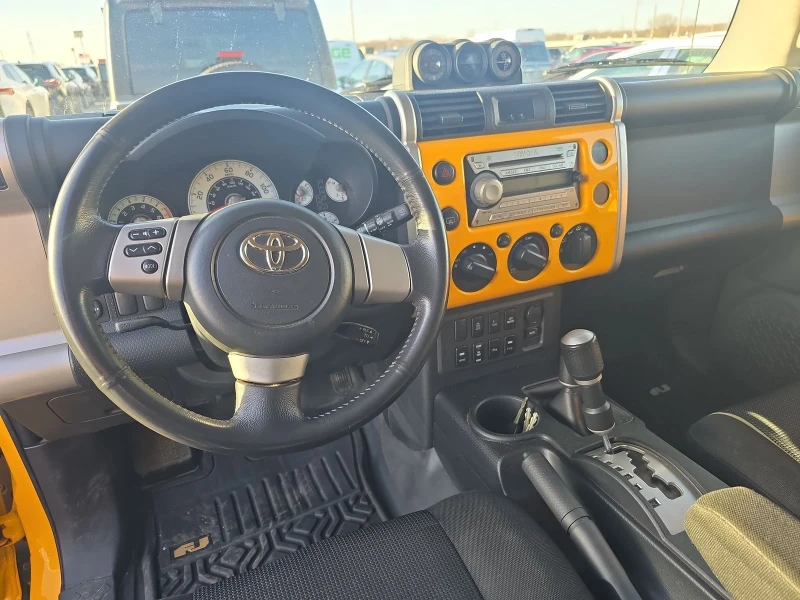 Toyota Fj cruiser, снимка 8 - Автомобили и джипове - 49592334