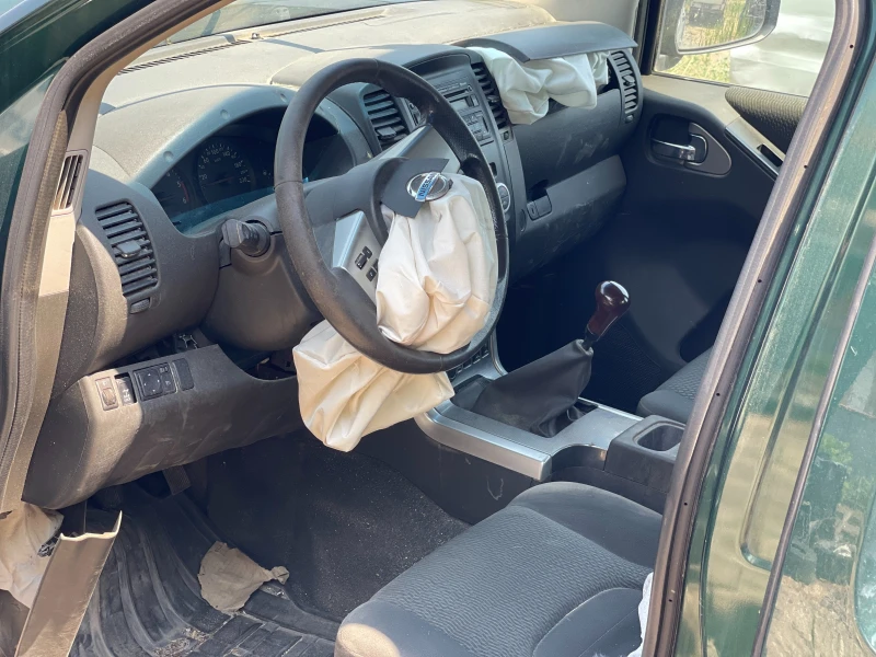 Nissan Navara 2.5DCi 190кс на части, снимка 8 - Автомобили и джипове - 51139147
