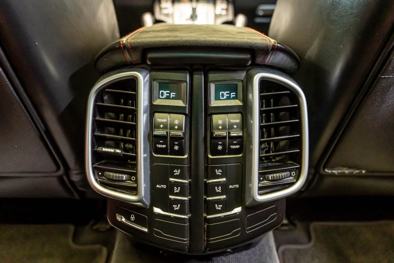 Porsche Cayenne GTS Aero Pack, снимка 16 - Автомобили и джипове - 51582623