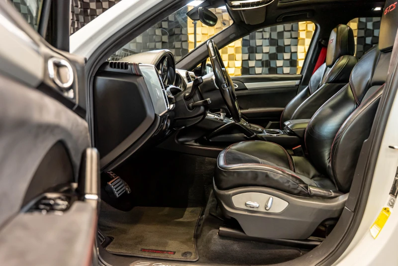 Porsche Cayenne GTS Aero Pack, снимка 12 - Автомобили и джипове - 51582623