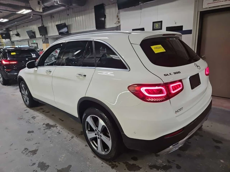 Mercedes-Benz GLC 300 4MATIC * 360 * PANO* KEYLESS  * OFF-ROAD* , снимка 4 - Автомобили и джипове - 53529610