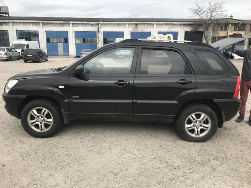 Kia Sportage 2.0crdi 140ps на части, снимка 3 - Автомобили и джипове - 21224545