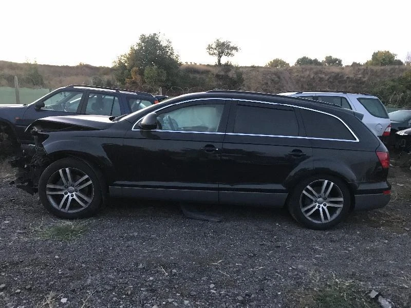 Audi Q7 3.0TDI,Автомат,Панорама, снимка 1 - Автомобили и джипове - 22993346