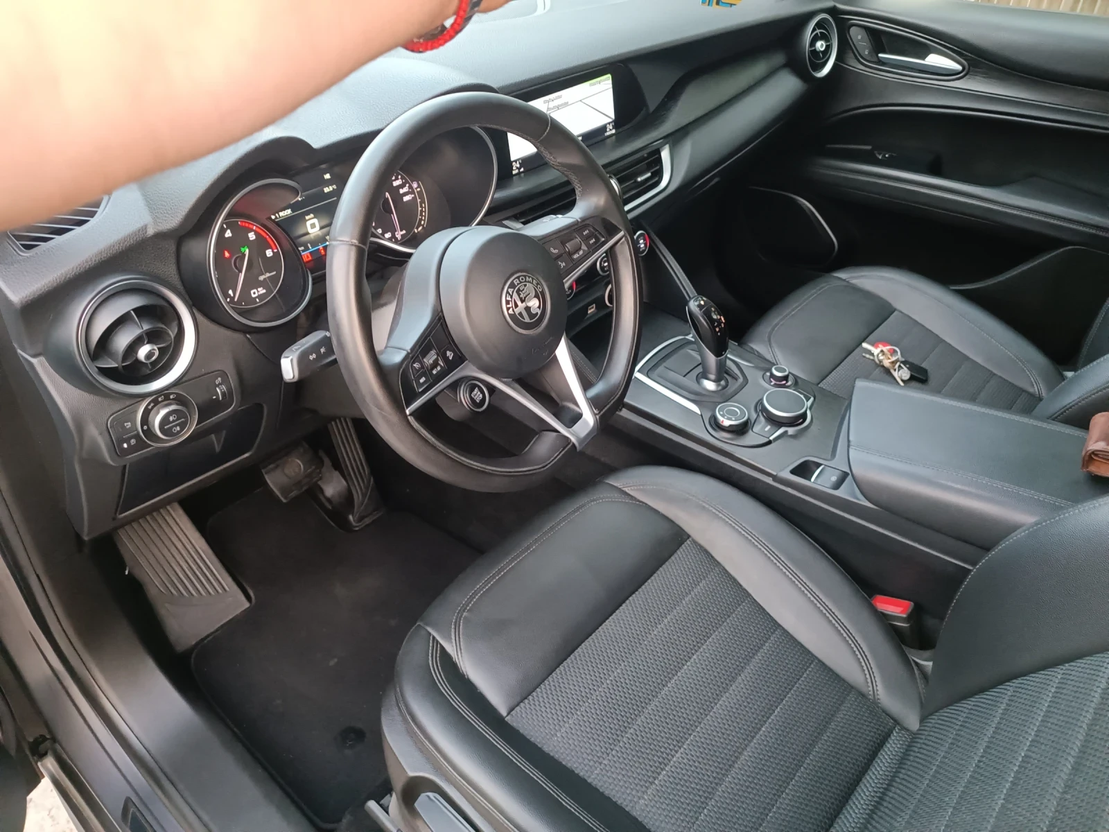 Alfa Romeo Stelvio  - изображение 6