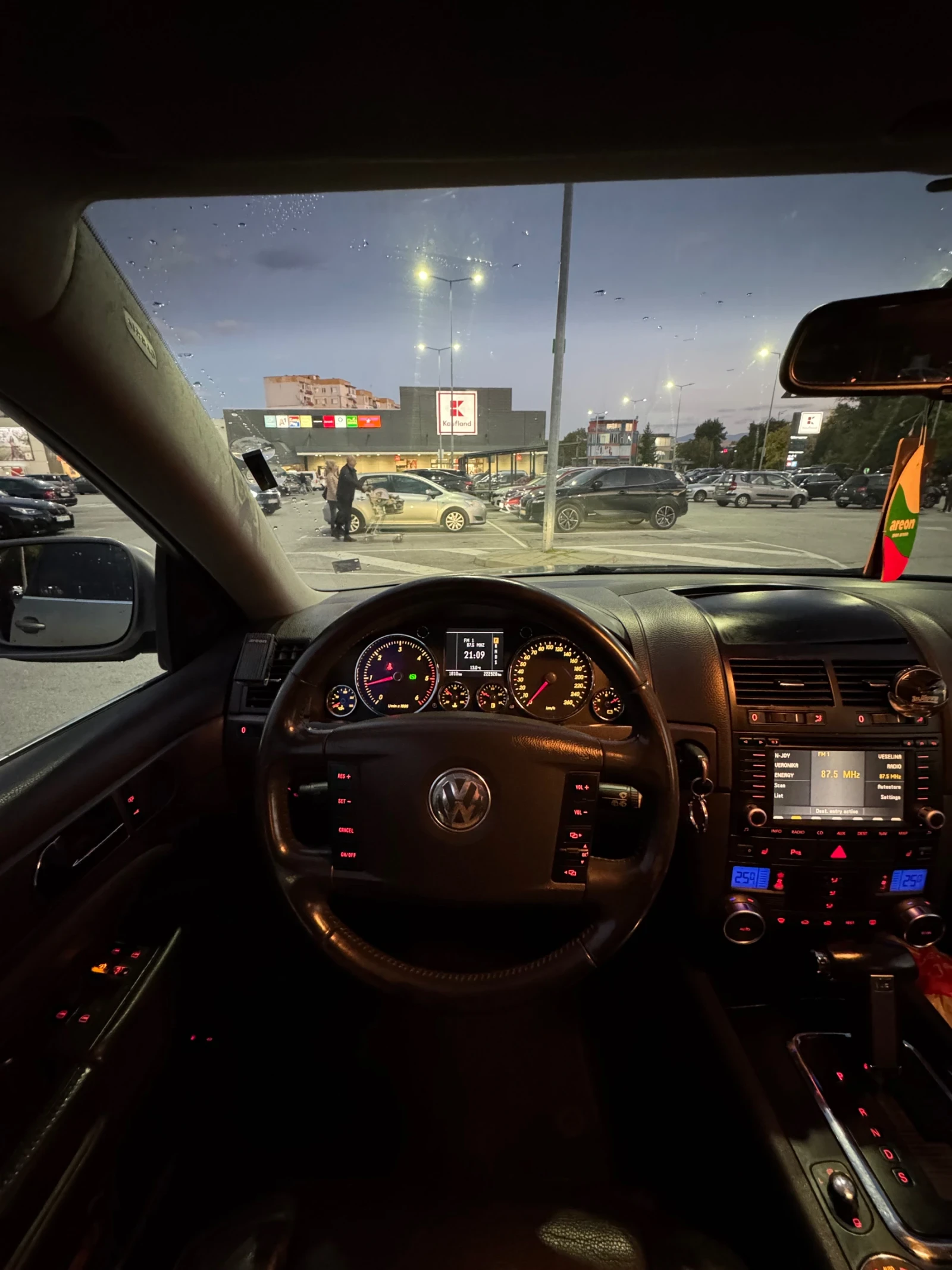 VW Touareg 3.0TDI - изображение 8
