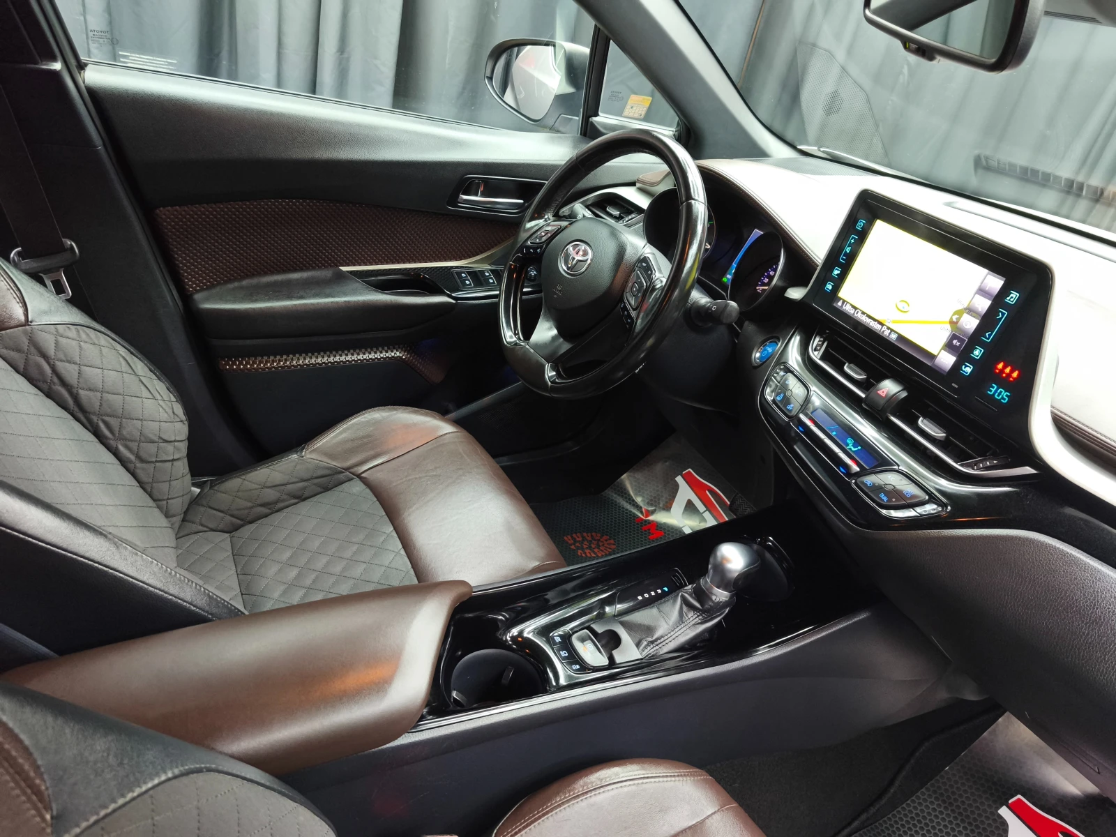 Toyota C-HR 1.8 Hybrid Automatic * 85000km* FULL* Euro6B | Mobile.bg   12