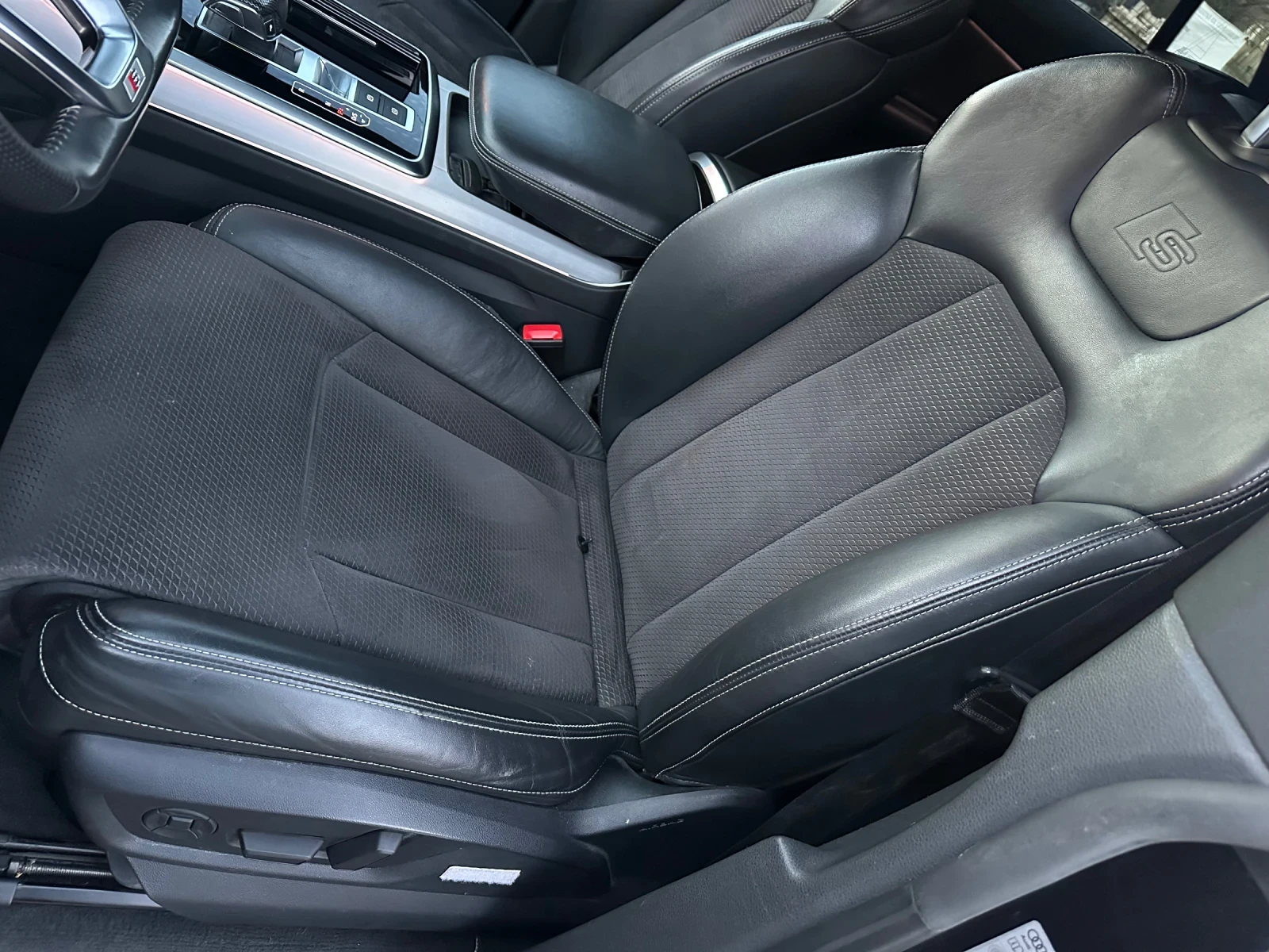 Audi Q8 S-Line, снимка 13 - Автомобили и джипове - 53728091