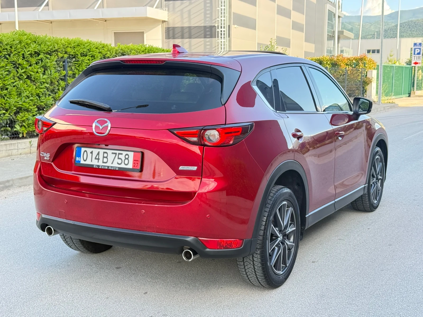 Mazda CX-5 2.2 175кс/4x4/EXCLUSIVE/DISTRONIC/KEYLESS/HEADUP, снимка 3 - Автомобили и джипове - 54710033