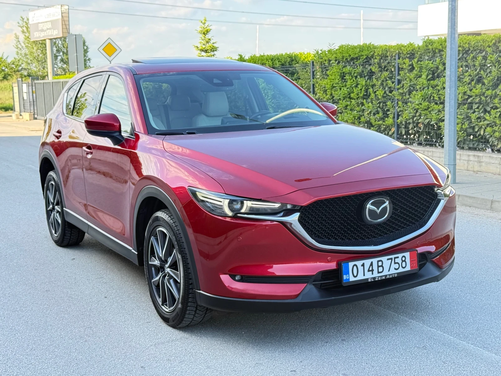 Mazda CX-5 2.2 175кс/4x4/EXCLUSIVE/DISTRONIC/KEYLESS/HEADUP, снимка 2 - Автомобили и джипове - 54710033