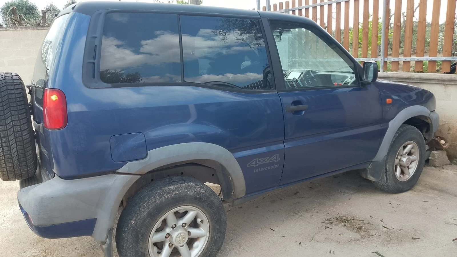 Nissan Terrano 2.7 TDI 125, снимка 4 - Автомобили и джипове - 54807407