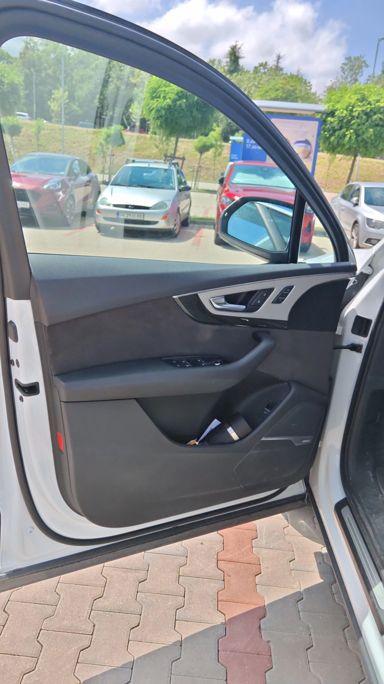 Audi Q7 3.0 TFSI / HEAD-UP/Обдухване/7 места/Massage/, снимка 4 - Автомобили и джипове - 55432830