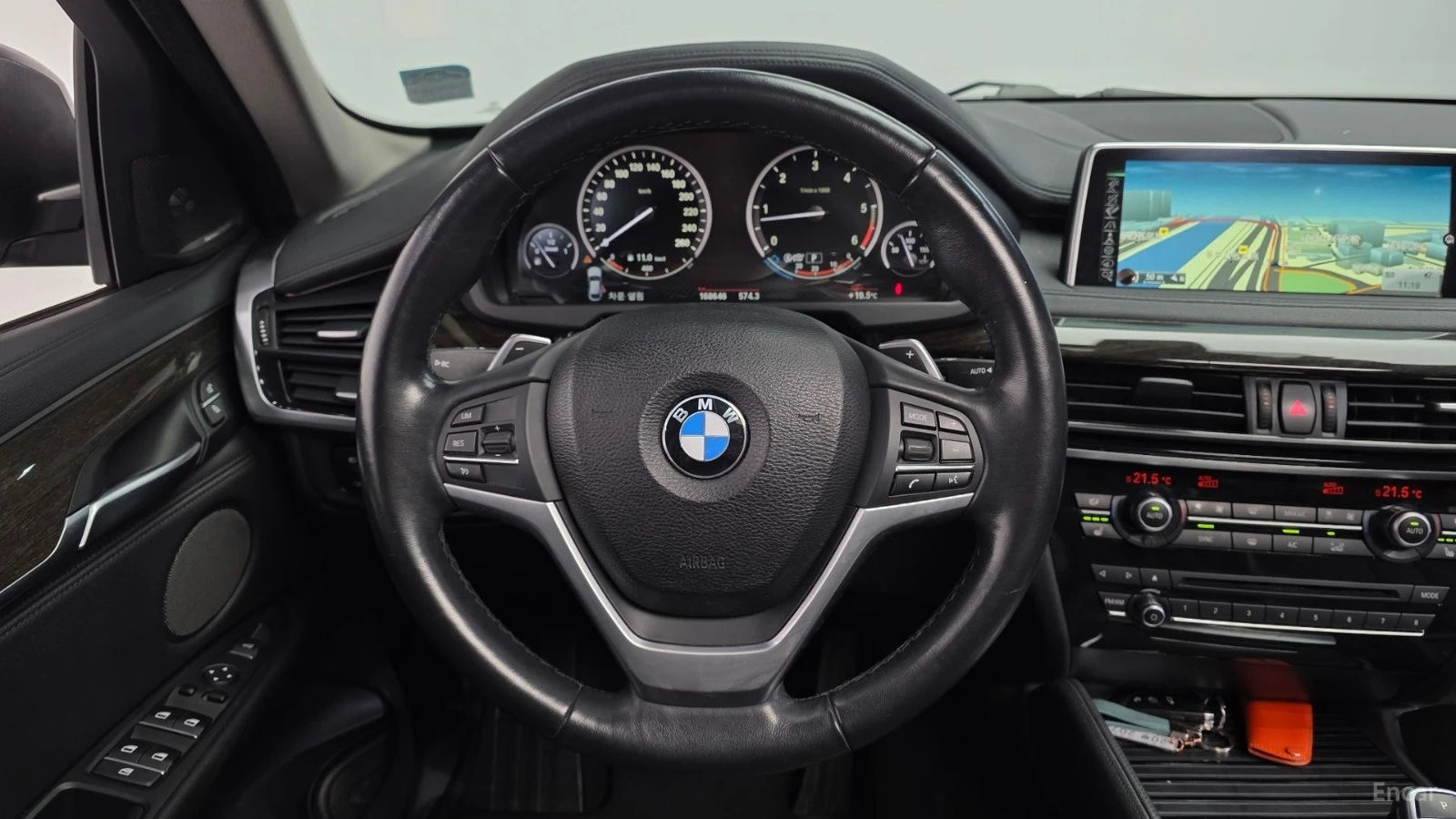 BMW X6 30d* 360 КАМЕРА* ДВА КЛЮЧА* ПОДГРЕВ* HEADUP, снимка 13 - Автомобили и джипове - 55615537