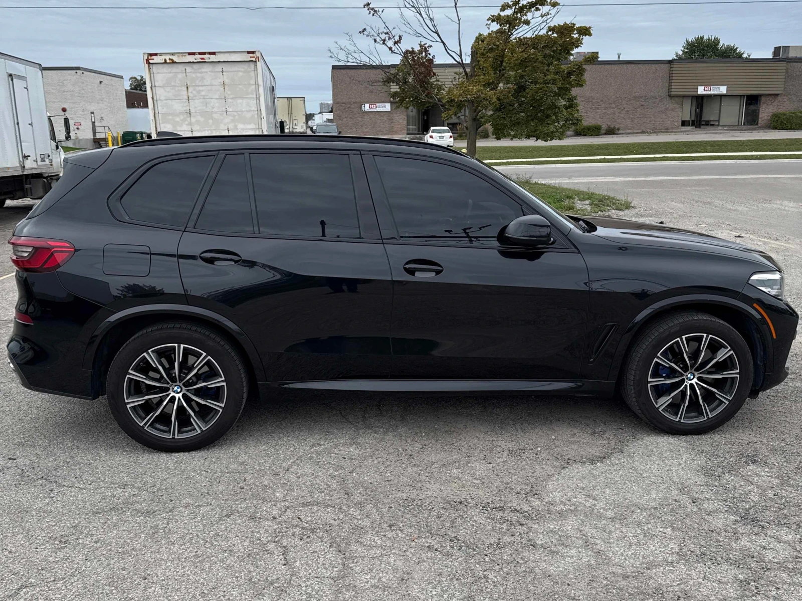 BMW X5 * xDrive40i * АВТОКРЕДИТ БЕЗ ПЪРВОНАЧАЛНА ВНОСКА* , снимка 3 - Автомобили и джипове - 56150739