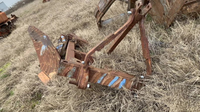 Плуг Друга марка