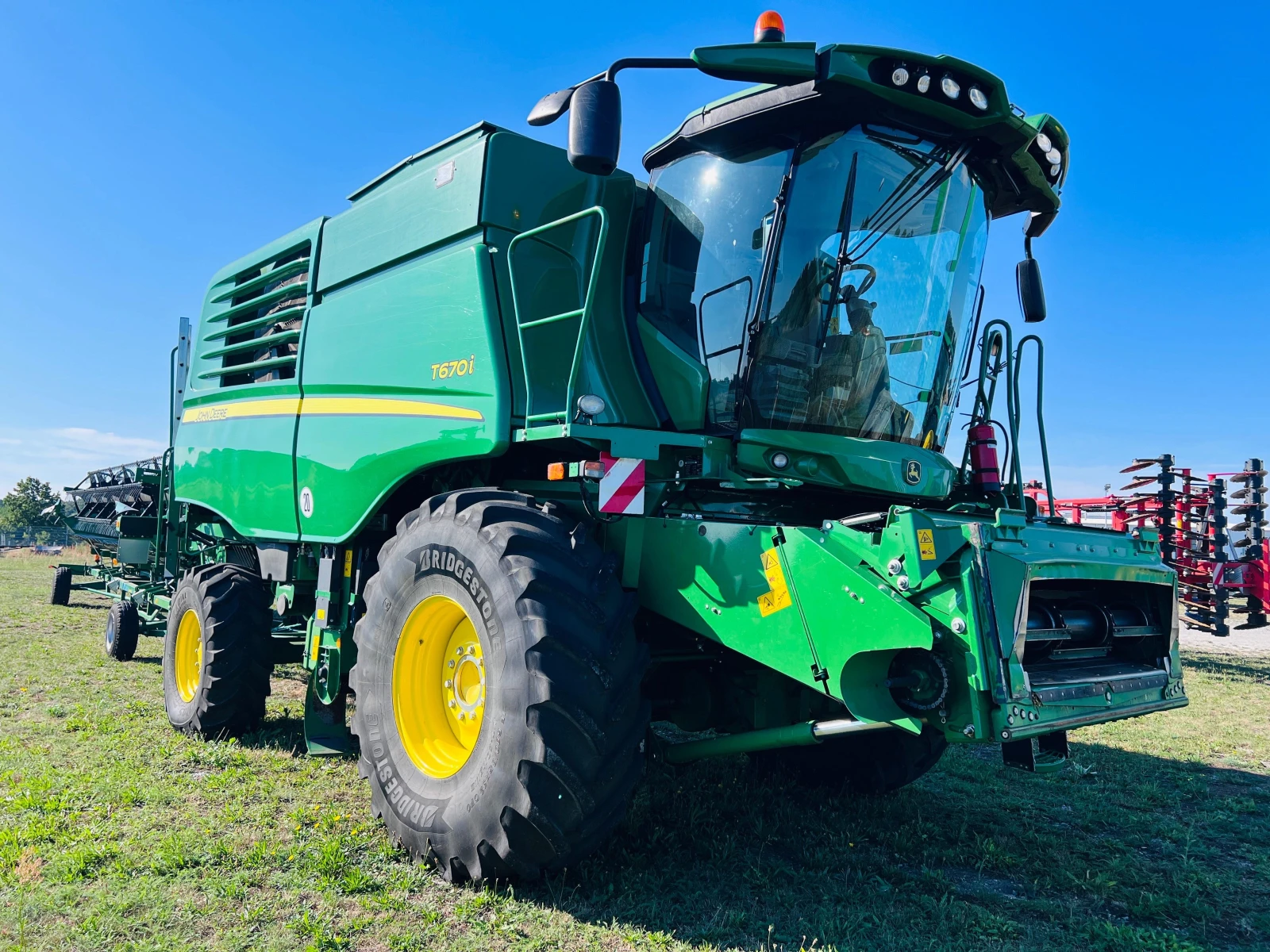 Комбайн John Deere T670i + JD 9.1 МЕТРА VARIO ЛИЗИНГ, снимка 3 - Селскостопанска техника - 56269418