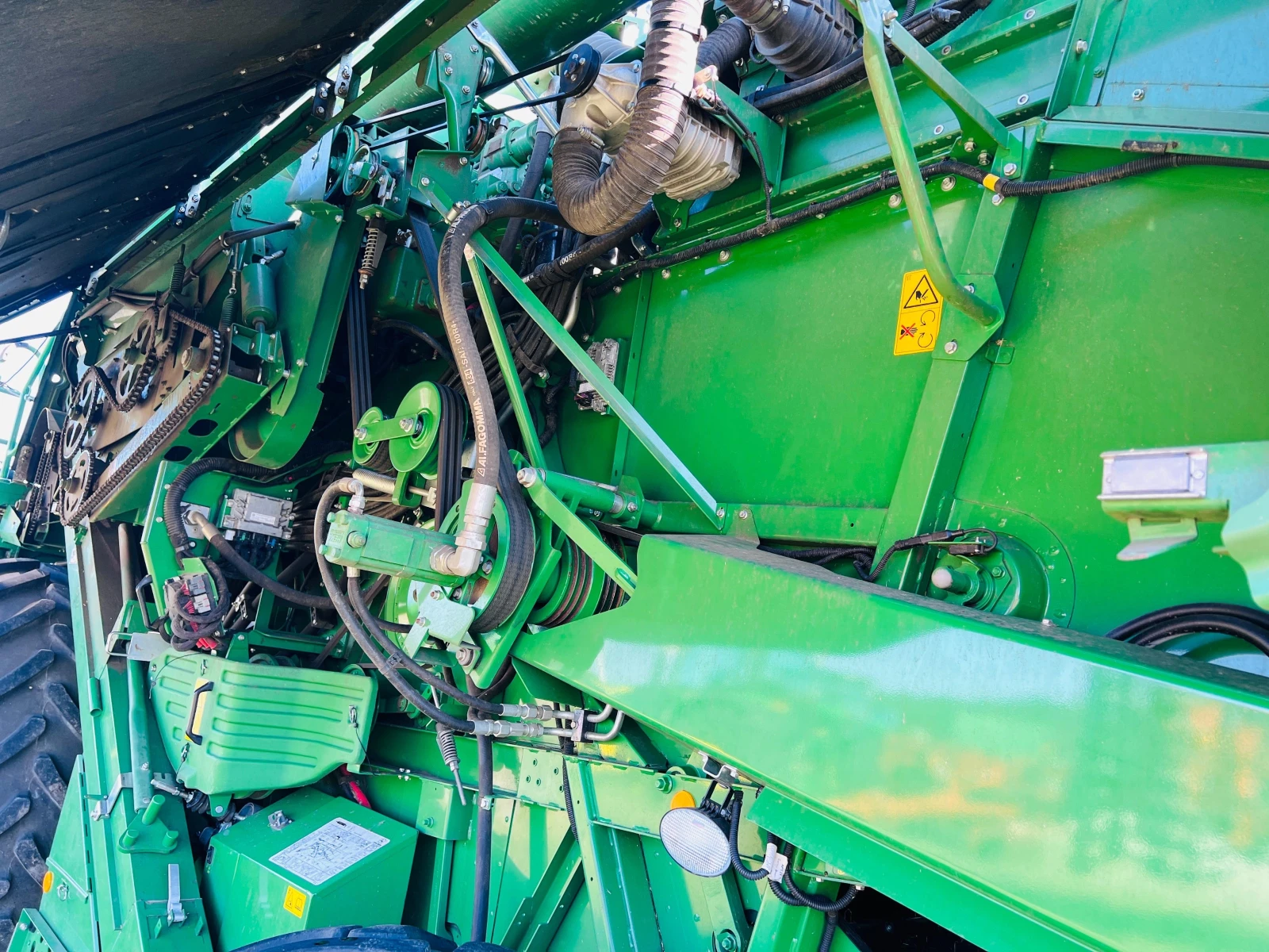 Комбайн John Deere T670i + JD 9.1 МЕТРА VARIO ЛИЗИНГ, снимка 15 - Селскостопанска техника - 56269418
