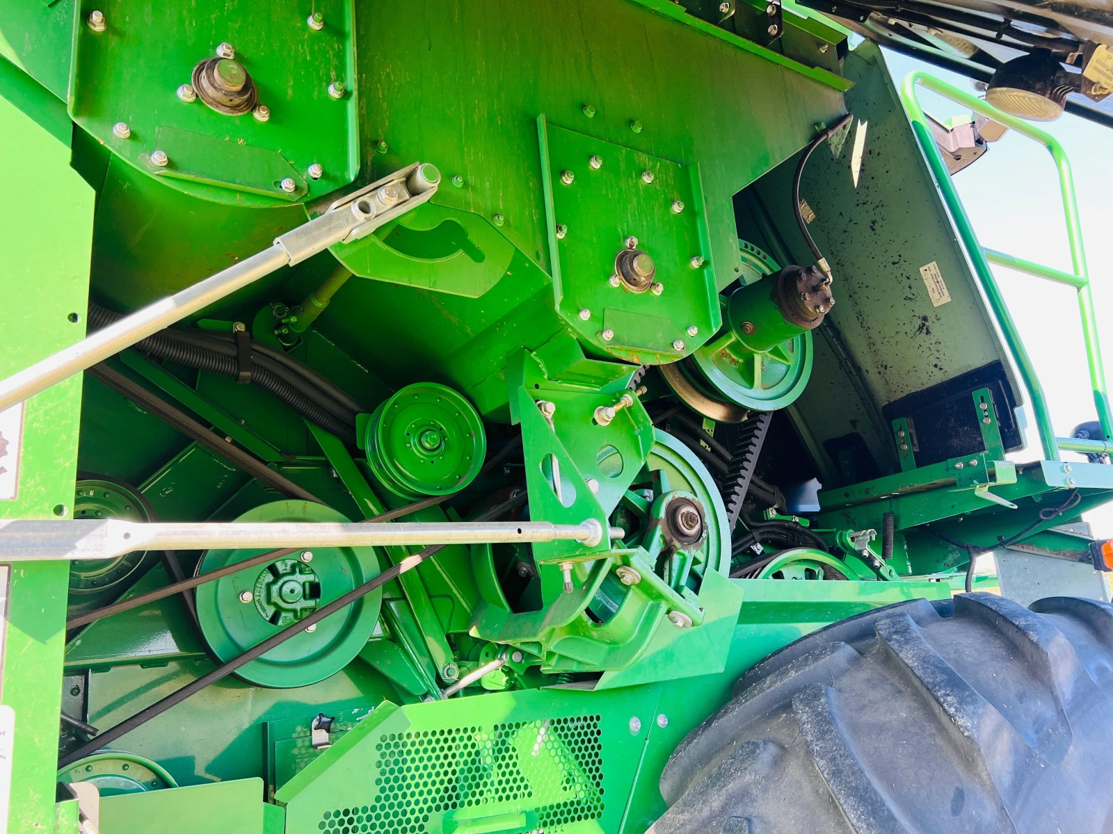 Комбайн John Deere T670i + JD 9.1 МЕТРА VARIO ЛИЗИНГ, снимка 17 - Селскостопанска техника - 56269418