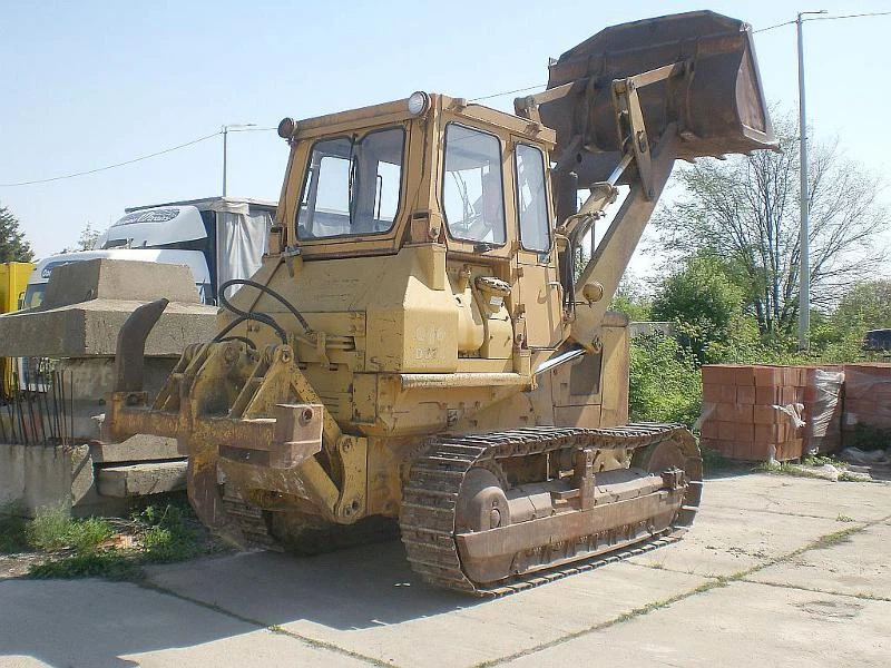 Булдозер Komatsu D57S-1, снимка 2 - Индустриална техника - 21247228