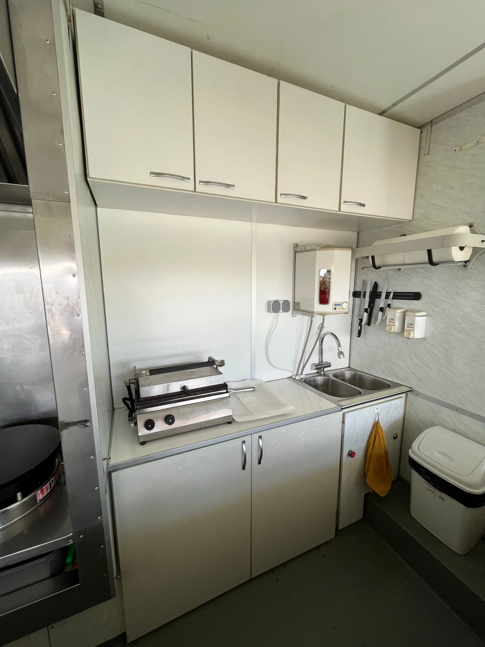 Кемпер Peugeot Boxer, снимка 10 - Каравани и кемпери - 56056859