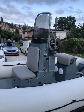 Надуваема лодка Bombard Explorer 550, снимка 5