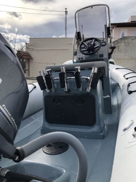 Надуваема лодка Bombard Explorer 550, снимка 3