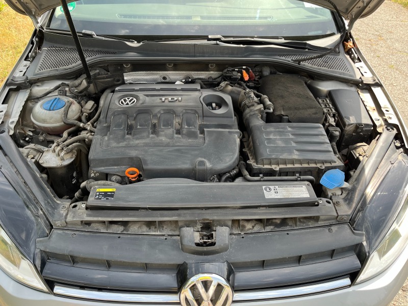 VW Golf 1.6 TDI, снимка 14 - Автомобили и джипове - 46414421