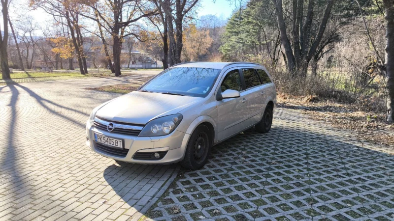 Opel Astra 1.7 CDTI, снимка 4 - Автомобили и джипове - 48152546