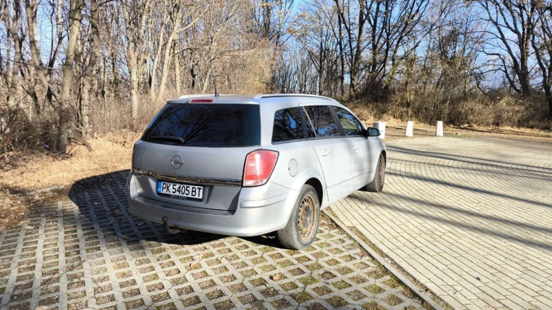 Opel Astra 1.7 CDTI, снимка 2 - Автомобили и джипове - 48152546